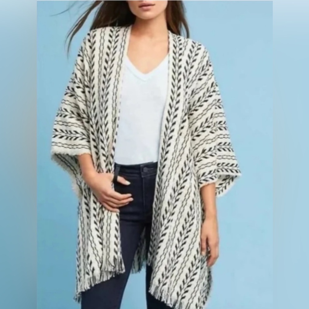 One Size Oversize Boho Print Sweater Shrug - Picture 5 of 5